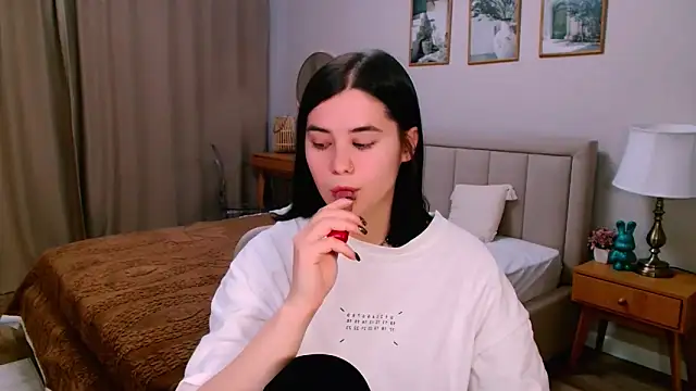 lil angel  online show from 4, 3, 2026