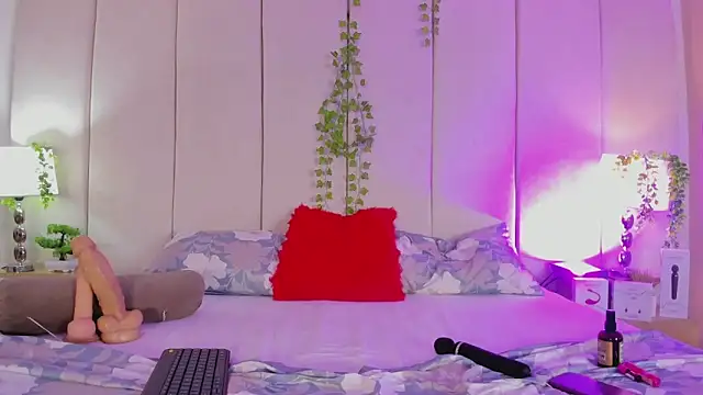 mia rousse25 online show from 19, 4, 2026