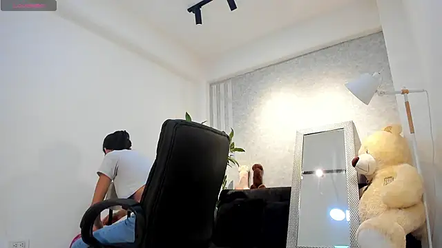 lily cash1 online show from 19, 1, 2026