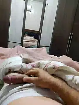 Gustavo198045 online show from 17, 11, 2025