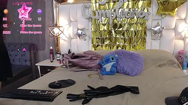 Foxxy Doll online show from 18, 10, 2025