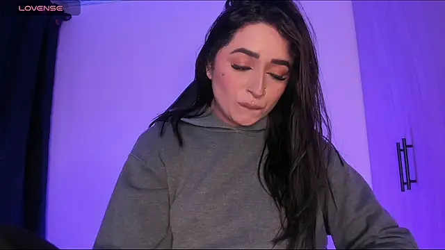 scarlett Collinss online show from 28, 4, 2026