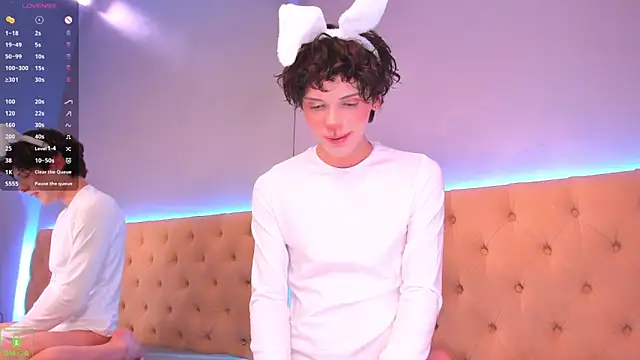 Snapshot of ColeStorm chatting on 12, 10, 2025 ColeStorm online show from 12, 10, 2025