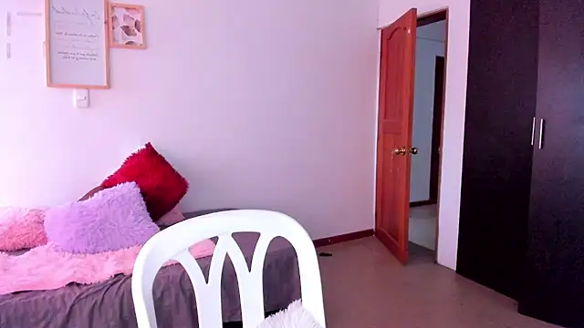 Ana  Pink online show from 10, 9, 2025