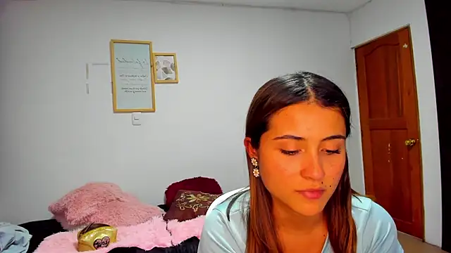 Ana  Pink online show from 4, 10, 2025