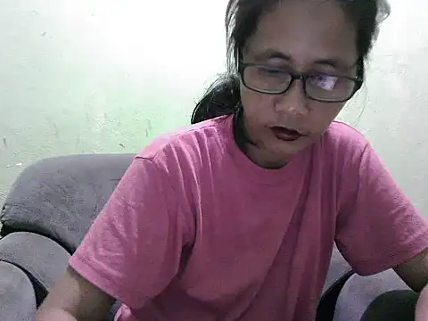 HotLadyPinay32 online show from 3, 3, 2026