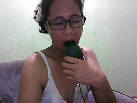 HotLadyPinay32 online show from 29, 3, 2026