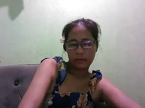 Snapshot of HotLadyPinay32 chatting on 8, 5, 2026 HotLadyPinay32 online show from 8, 5, 2026