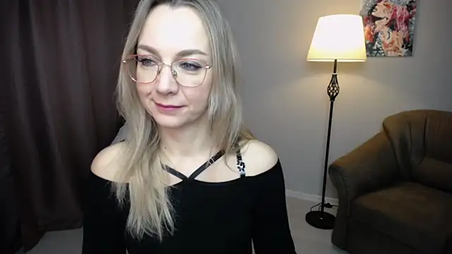 Snapshot of Ava_Elior chatting on 9, 11, 2025 Ava Elior online show from 9, 11, 2025