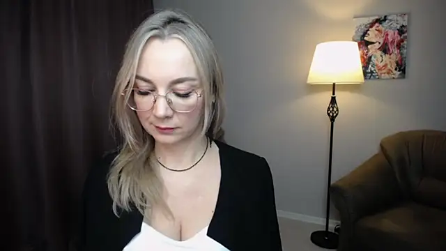 Snapshot of Ava_Elior chatting on 28, 11, 2025 Ava Elior online show from 28, 11, 2025