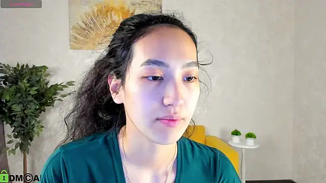 FlirtyAura online show from 24, 4, 2026