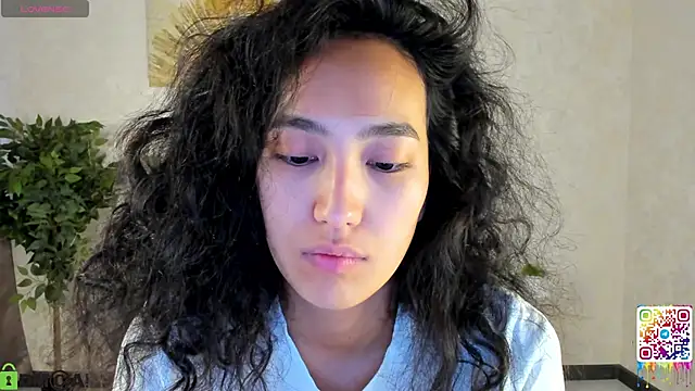 FlirtyAura online show from 26, 4, 2026