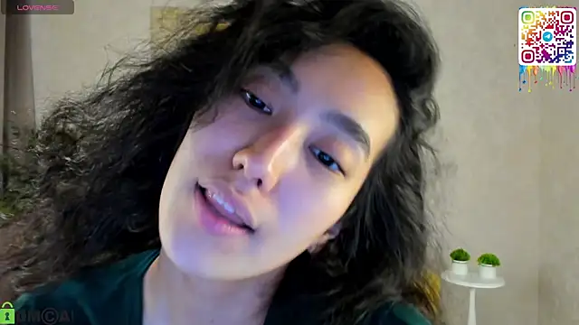 FlirtyAura online show from 27, 4, 2026