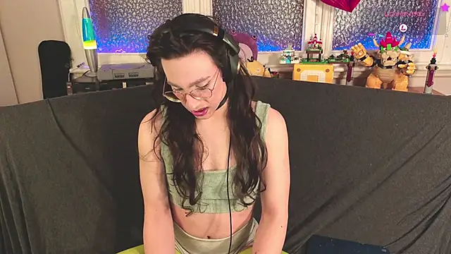 Snapshot of Zesty_Peach chatting on 5, 3, 2026 Zesty Peach online show from 5, 3, 2026