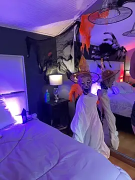 Snapshot of BellaFernandez__ chatting on 24, 10, 2025 BellaFernandez online show from 24, 10, 2025