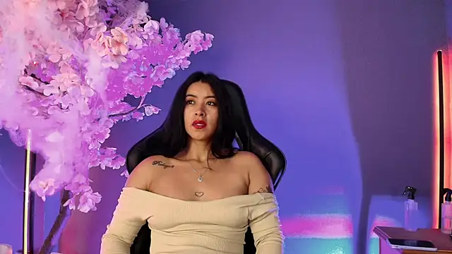 Snapshot of BellaFernandez__ chatting on 2, 11, 2025 BellaFernandez online show from 2, 11, 2025