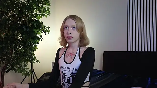 Snapshot of BarbieRichy chatting on 17, 10, 2025 BarbieRichy online show from 17, 10, 2025