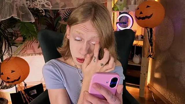 Snapshot of BarbieRichy chatting on 31, 10, 2025 BarbieRichy online show from 31, 10, 2025