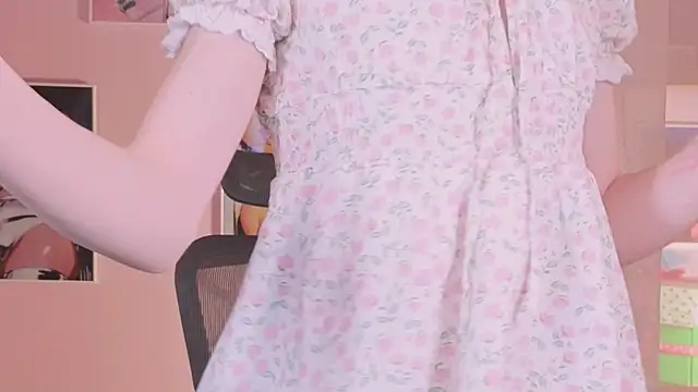 Snapshot of BarbieRichy chatting on 5, 12, 2025 BarbieRichy online show from 5, 12, 2025