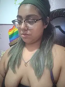 Lovelyrainn online show from 1, 11, 2025