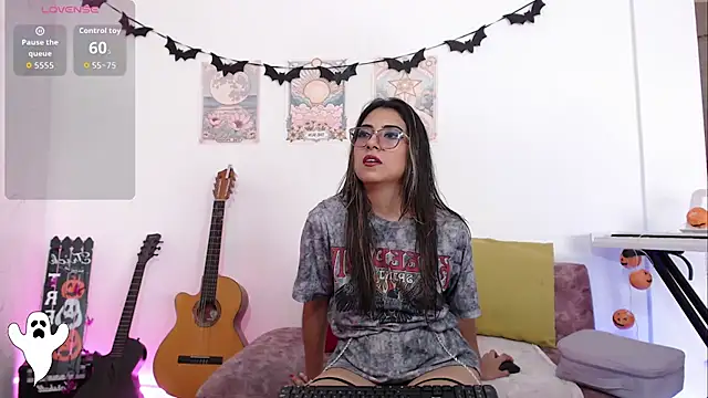 Susanahendrix online show from 4, 10, 2025