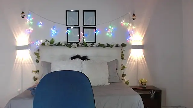 Megan 05  online show from 20, 4, 2026