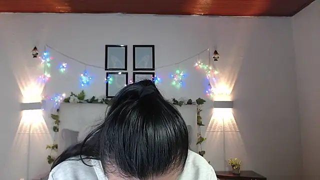 Megan 05  online show from 22, 4, 2026