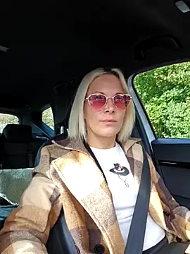 Sunny-Sin online show from 5, 10, 2025