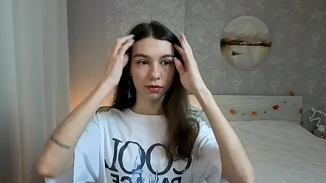 Snapshot of KellyShines chatting on 4, 12, 2025 KellyShines online show from 4, 12, 2025