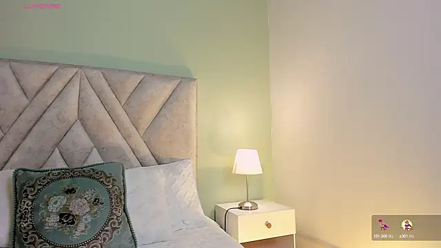 angelica cross  online show from 10, 9, 2025