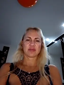 KissMiSveet online show from 4, 11, 2025