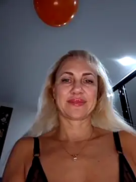 KissMiSveet online show from 7, 11, 2025