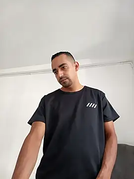 stivenlujan69 online show from 12, 4, 2026