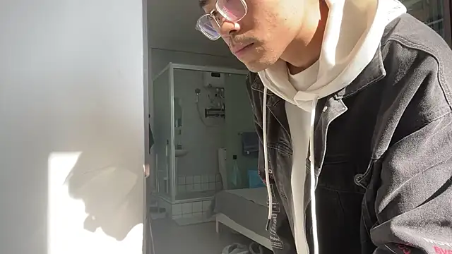 Snapshot of cily chatting on 5, 12, 2025 cily online show from 5, 12, 2025