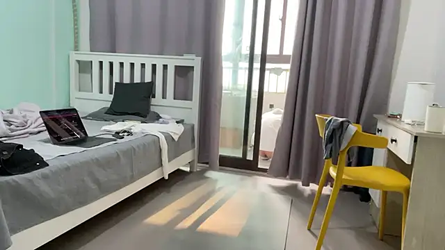 Snapshot of cily chatting on 17, 12, 2025 cily online show from 17, 12, 2025