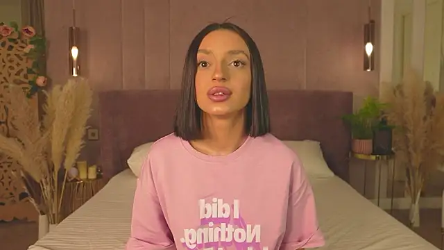 AdoraCortes online show from 23, 4, 2026