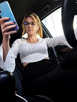 YOOUR EVAA online show from 29, 11, 2025