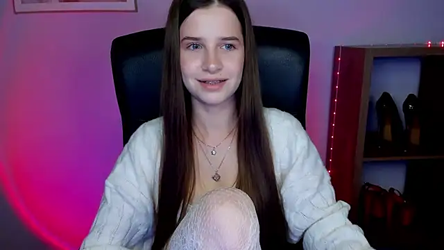 Snapshot of LuxMaya chatting on 11, 6, 2026 LuxMaya online show from 11, 6, 2026