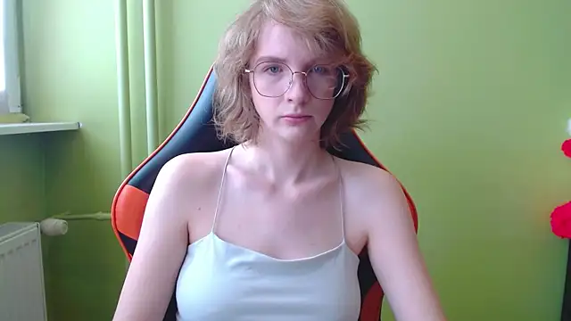 Snapshot of juicyPenny chatting on 28, 4, 2026 juicyPenny online show from 28, 4, 2026