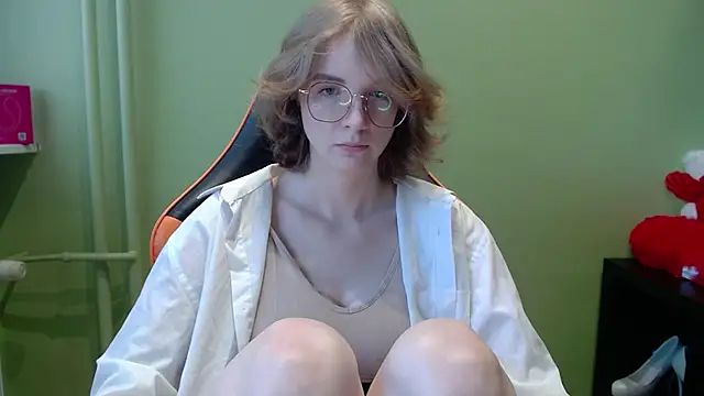 Snapshot of juicyPenny chatting on 8, 5, 2026 juicyPenny online show from 8, 5, 2026