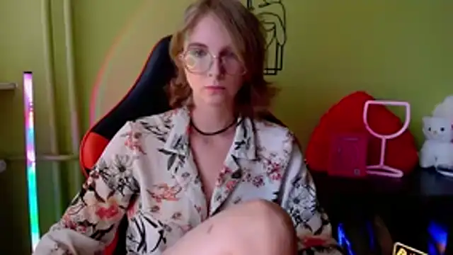 Snapshot of juicyPenny chatting on 8, 6, 2026 juicyPenny online show from 8, 6, 2026