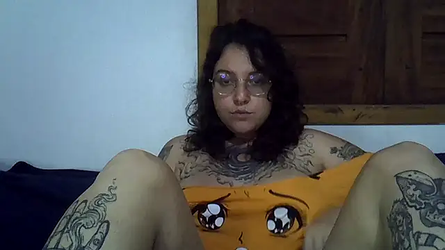 Snapshot of Blue_Liz chatting on 23, 11, 2025 Blue Liz online show from 23, 11, 2025