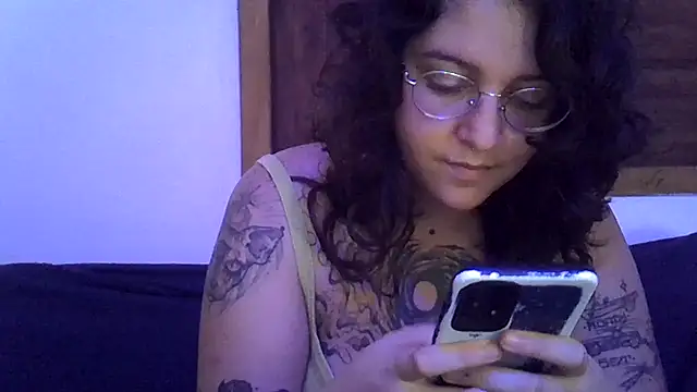 Snapshot of Blue_Liz chatting on 30, 11, 2025 Blue Liz online show from 30, 11, 2025