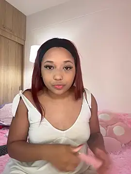 Snapshot of _Zahara_ chatting on 21, 10, 2025 Zahara online show from 21, 10, 2025