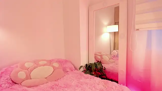 Snapshot of _Zahara_ chatting on 23, 10, 2025 Zahara online show from 23, 10, 2025