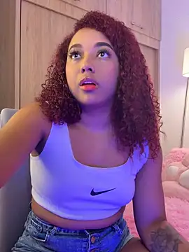 Snapshot of _Zahara_ chatting on 19, 12, 2025 Zahara online show from 19, 12, 2025