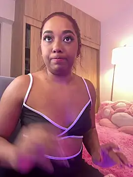 Snapshot of _Zahara_ chatting on 20, 12, 2025 Zahara online show from 20, 12, 2025