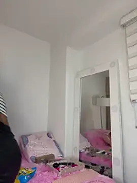 Snapshot of _Zahara_ chatting on 22, 12, 2025 Zahara online show from 22, 12, 2025