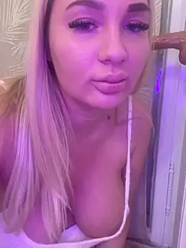 Snapshot of NellyExtraa chatting on 2, 10, 2025 NellyExtraa online show from 2, 10, 2025