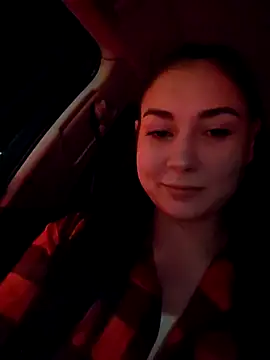 Snapshot of SaraViss20 chatting on 8, 9, 2025 SaraViss20 online show from 8, 9, 2025